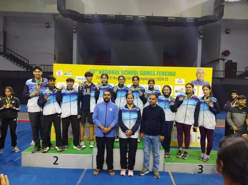 Chandigarh के तलवारबाजों ने राष्ट्रीय स्कूल खेलों में पदकों की झड़ी लगा दी Chandigarh के तलवारबाजों ने राष्ट्रीय स्कूल खेलों में पदकों की झड़ी लगा दी