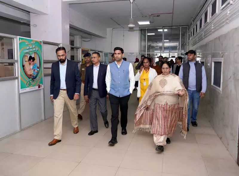 Hospital में वरिष्ठ नागरिकों के लिए समर्पित एम्बुलेंस सेवा शुरू की जाएगी Hospital में वरिष्ठ नागरिकों के लिए समर्पित एम्बुलेंस सेवा शुरू की जाएगी