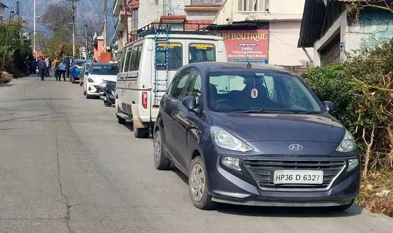 Dharamsala MC सड़क किनारे पार्किंग रोकने के लिए शुल्क लगाएगा Dharamsala MC सड़क किनारे पार्किंग रोकने के लिए शुल्क लगाएगा