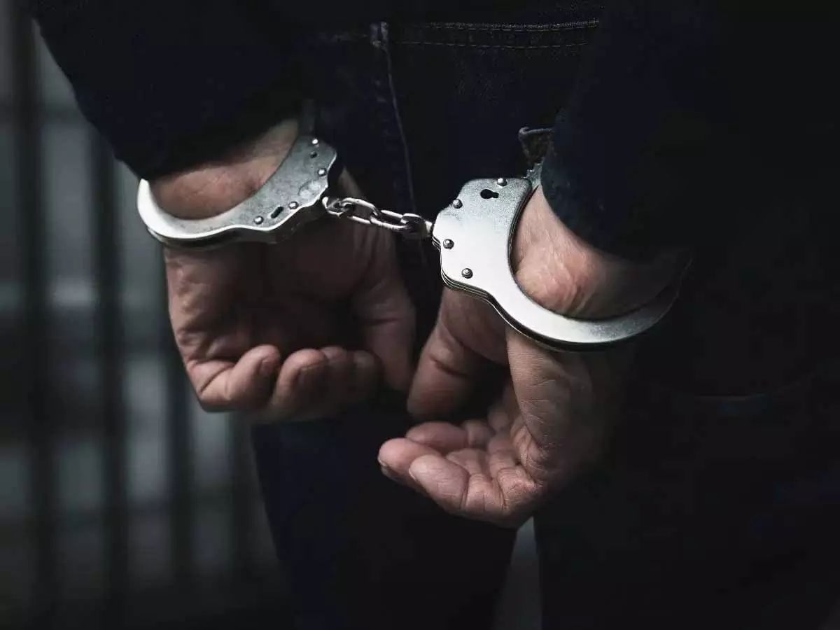 Narayanguda में 3 करोड़ रुपये के आभूषण और नकदी चोरी के मामले में तीन गिरफ्तार Narayanguda में 3 करोड़ रुपये के आभूषण और नकदी चोरी के मामले में तीन गिरफ्तार