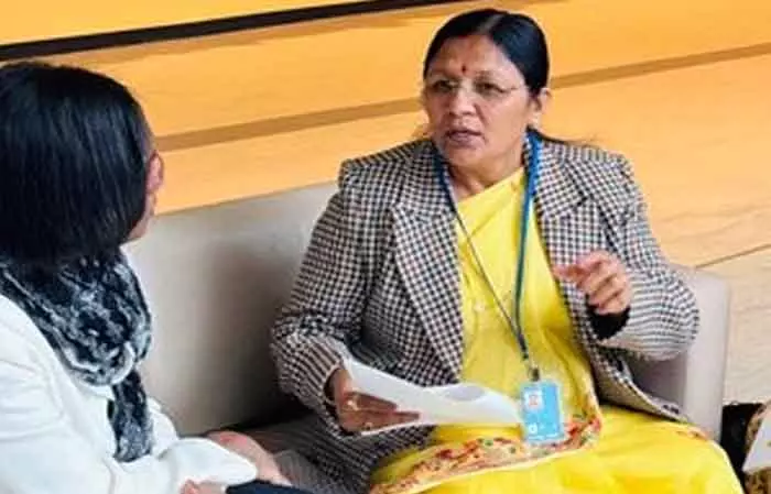 राज्य मंत्री Savitri Thakur ने जमैका और जाम्बिया की टीमों के साथ डिजिटलीकरण का अनुभव साझा किया राज्य मंत्री Savitri Thakur ने जमैका और जाम्बिया की टीमों के साथ डिजिटलीकरण का अनुभव साझा किया