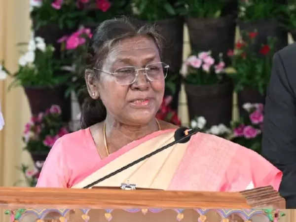 President Murmu ने आर्ट ऑफ लिविंग के अंतर्राष्ट्रीय महिला सम्मेलन के उद्घाटन सत्र में भाग लिया President Murmu ने आर्ट ऑफ लिविंग के अंतर्राष्ट्रीय महिला सम्मेलन के उद्घाटन सत्र में भाग लिया