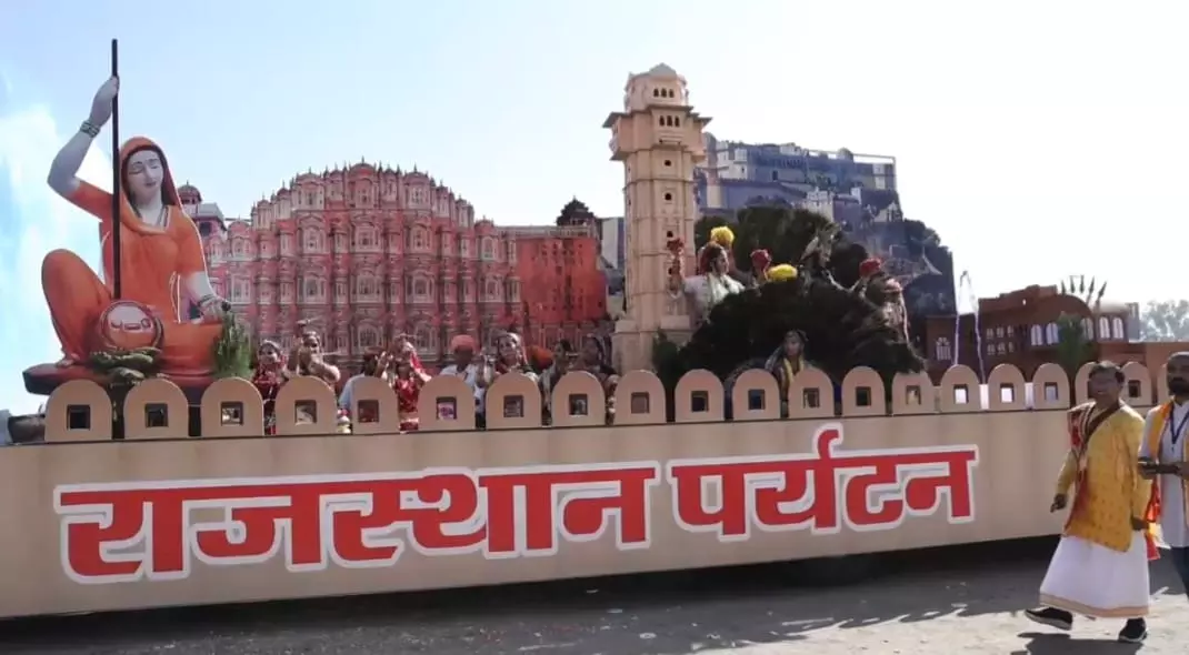 Udaipur में राज्य स्तरीय समारोह में निकाली गई झाकियों में पर्यटन विभाग को मिला प्रथम पुरस्कार Udaipur में राज्य स्तरीय समारोह में निकाली गई झाकियों में पर्यटन विभाग को मिला प्रथम पुरस्कार