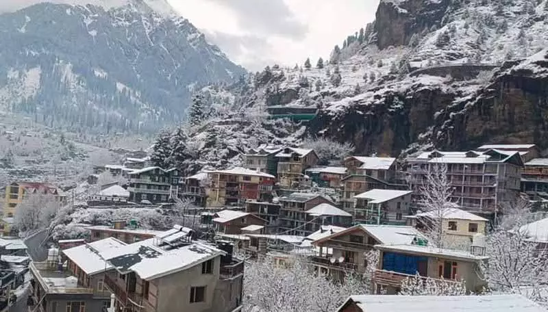 Manali की तरह मनाली में भी बर्फबारी कम, होटल व्यवसायी चिंतित Manali की तरह मनाली में भी बर्फबारी कम, होटल व्यवसायी चिंतित