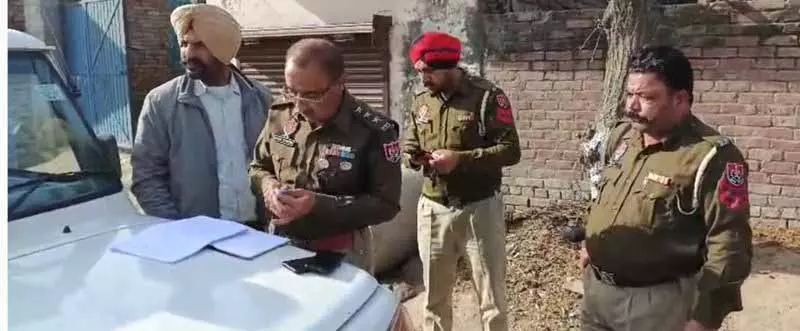 Timmowal गांव की सरपंच के पति को तीन बाइक सवार हमलावरों ने गोली मारी, जांच जारी Timmowal गांव की सरपंच के पति को तीन बाइक सवार हमलावरों ने गोली मारी, जांच जारी
