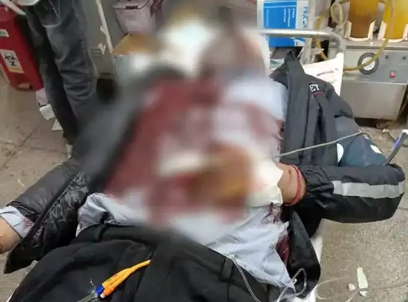 पूर्व सैनिक ने ससुराल वालों के सामने खुद को मारी गोली, फैली सनसनी पूर्व सैनिक ने ससुराल वालों के सामने खुद को मारी गोली, फैली सनसनी