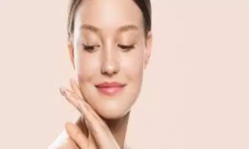 Banana Peel for Skin: केले के छिलके से बढ़ेगा चेहरे का निखार और निखरी त्वचा, जानें इस्तेमाल का सही तरीका Banana Peel for Skin: केले के छिलके से बढ़ेगा चेहरे का निखार और निखरी त्वचा, जानें इस्तेमाल का सही तरीका