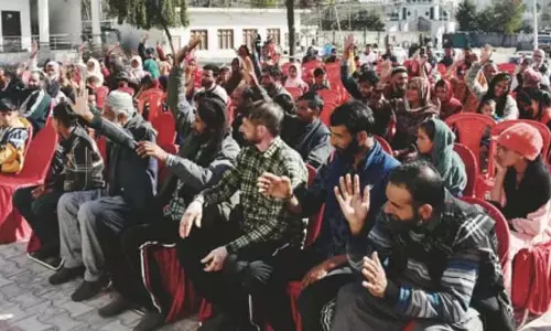 Rajouri 350 लोगों को क्वारंटीन केंद्रों से वापस घर भेजा गया