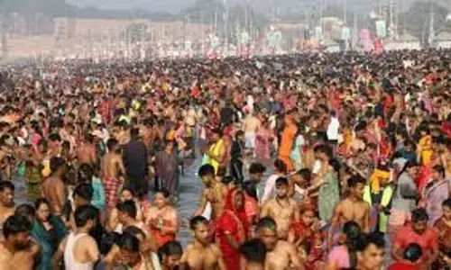 Mahakumbh 2025 : किन्नर अखाड़े की महामंडलेश्वर कल्याणी नंद गिरी पर हमला, शिष्य भी घायल Mahakumbh 2025 : किन्नर अखाड़े की महामंडलेश्वर कल्याणी नंद गिरी पर हमला, शिष्य भी घायल