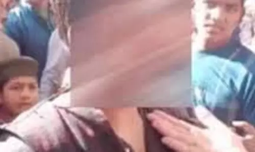 Roorkee: सरेआम युवक को जूते-चप्पल से पीटने के आरोप में नौ लोगों के खिलाफ केस दर्ज Roorkee: सरेआम युवक को जूते-चप्पल से पीटने के आरोप में नौ लोगों के खिलाफ केस दर्ज