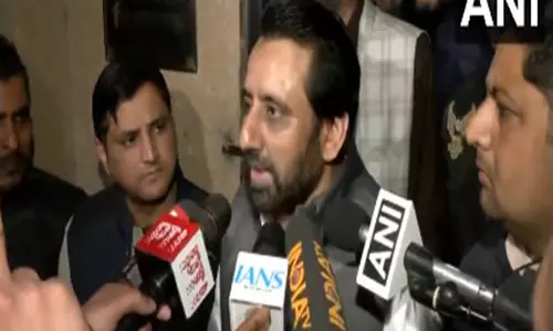 AAP विधायक अमानतुल्लाह खान ने अपनी गिरफ्तारी पर सवाल उठाए AAP विधायक अमानतुल्लाह खान ने अपनी गिरफ्तारी पर सवाल उठाए