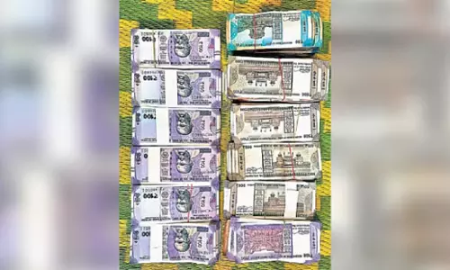 Odisha: डेटा एंट्री ऑपरेटर के पास तीन इमारतें और 15 प्लॉट Odisha: डेटा एंट्री ऑपरेटर के पास तीन इमारतें और 15 प्लॉट