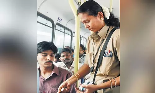 Tamil Nadu: तमिलनाडु ने महिला बस कंडक्टरों के लिए ऊंचाई की अनिवार्यता कम की