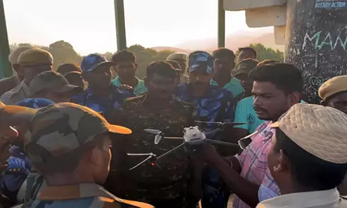 Tamil Nadu: गुडालुर वन कर्मचारियों को ड्रोन चलाने का प्रशिक्षण दिया गया Tamil Nadu: गुडालुर वन कर्मचारियों को ड्रोन चलाने का प्रशिक्षण दिया गया