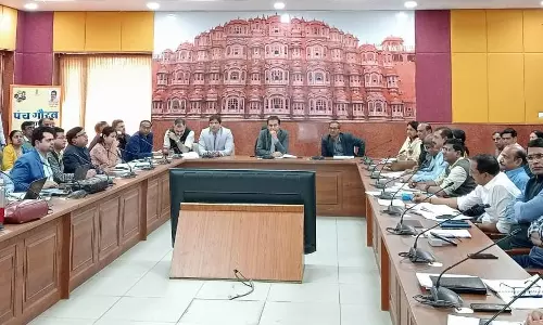 Jaipur जिला कलेक्टर डॉ. जितेन्द्र कुमार सोनी ने चिकित्सा अधिकारियों को दिये निर्देश