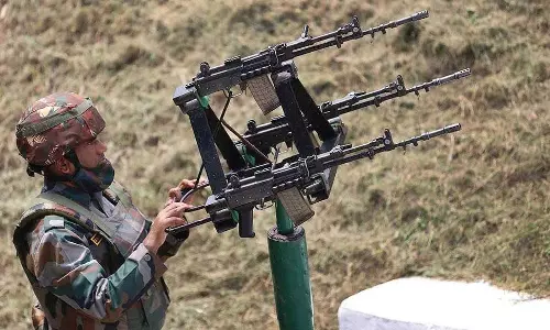 जम्मू-कश्मीर में नियंत्रण रेखा पर द्विपक्षीय संघर्ष विराम जारी: सेना जम्मू-कश्मीर में नियंत्रण रेखा पर द्विपक्षीय संघर्ष विराम जारी: सेना