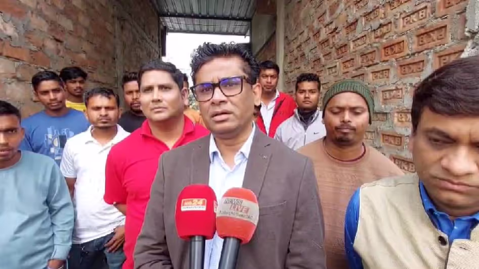Assam के सीएम की आलोचना की, बीजेपी और कांग्रेस पर ‘गंदी राजनीति’ का आरोप Assam के सीएम की आलोचना की, बीजेपी और कांग्रेस पर ‘गंदी राजनीति’ का आरोप