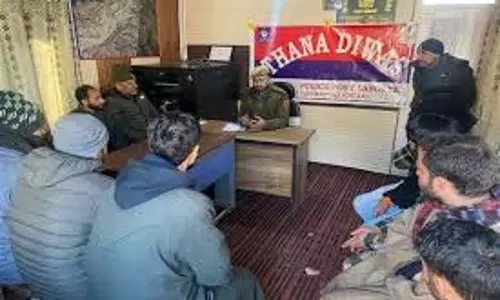 पुलिस ने श्रीनगर, कुपवाड़ा, बडगाम, हंदवाड़ा में थाना दिवस मनाया