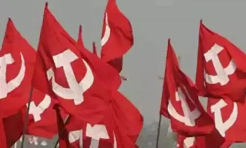 Tamil Nadu : हथकड़ी विवाद को लेकर आज अमेरिका के खिलाफ सीपीआई का आंदोलन Tamil Nadu : हथकड़ी विवाद को लेकर आज अमेरिका के खिलाफ सीपीआई का आंदोलन