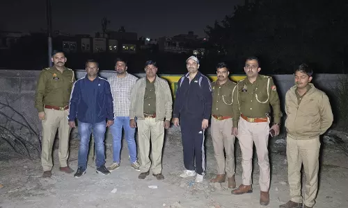 पुलिस और चोरों के बीच हुई मुठभेड़, फिर...देखें VIDEO पुलिस और चोरों के बीच हुई मुठभेड़, फिर...देखें VIDEO