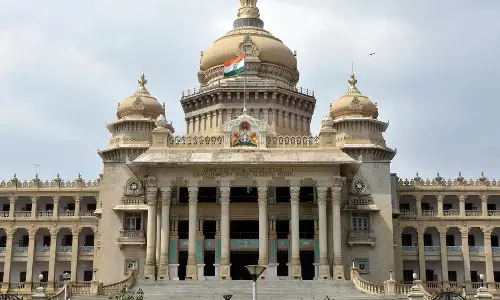 प्रमाण पत्र मुद्दा: ग्राम प्रशासन के अधिकारी हड़ताल पर