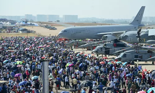 Aero India: आसमान देखने की होड़