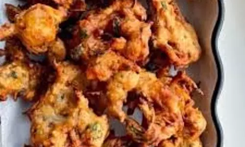 Recipe: चाय का स्वाद बढ़ा देंगे कुरकुरे करेले के पकौड़े Recipe: चाय का स्वाद बढ़ा देंगे कुरकुरे करेले के पकौड़े