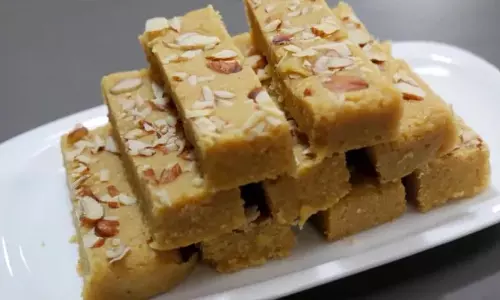 Aflatoon Barfi Recipe: घर पर ऐसे बनाएं मुंबई की मशहूर अफलातून बर्फी Aflatoon Barfi Recipe: घर पर ऐसे बनाएं मुंबई की मशहूर अफलातून बर्फी