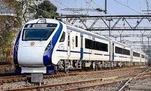 आईसीएफ ने चेन्नई के लिए पहली एसी उपनगरीय ट्रेन का अनावरण किया