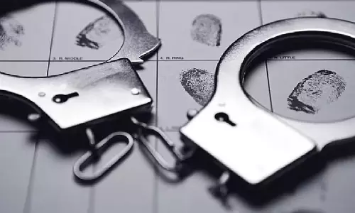 Noida: पुलिस से मुठभेड़ में  2 चोर गिरफ्तार