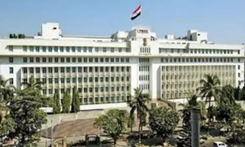 Maharashtra सरकार सभी विभागों के खर्च में 30 प्रतिशत की कटौती करेगी