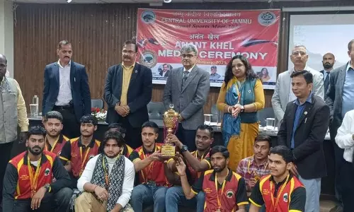 Jammu: मुख्य सचिव ने केंद्रीय विश्वविद्यालय खेल प्रतियोगिता के विजेताओं को पदक प्रदान किए Jammu: मुख्य सचिव ने केंद्रीय विश्वविद्यालय खेल प्रतियोगिता के विजेताओं को पदक प्रदान किए