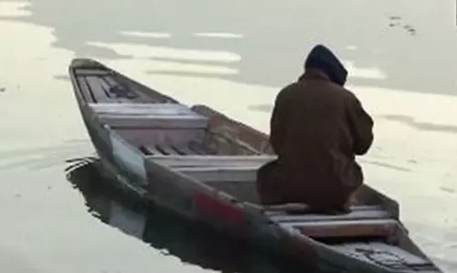 Kashmir में सर्दी का कहर जारी