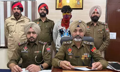 Jalandhar: फर्जी डकैती का नाटक करने के आरोप में एजेंट गिरफ्तार Jalandhar: फर्जी डकैती का नाटक करने के आरोप में एजेंट गिरफ्तार