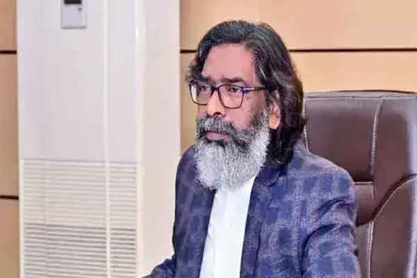 Ranchi: सीएम हेमंत ने पुलवामा हमले में शहीद हुए वीर जवानों को किया नमन Ranchi: सीएम हेमंत ने पुलवामा हमले में शहीद हुए वीर जवानों को किया नमन