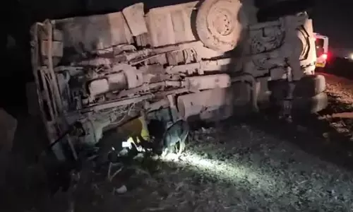 BREAKING: RPS अफसर की कार को ट्रक ने मारी टक्कर, युवक की मौत