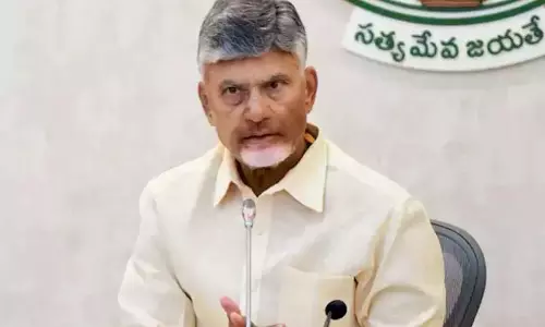 CM Chandrababu: युवती पर एसिड अटैक, आरोपियों के खिलाफ सख्त कार्रवाई के आदेश दिए