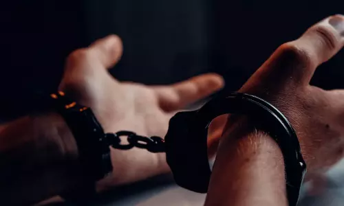 अंतरराज्यीय अपराधी पुलिस के हत्थे चढ़ा, 3 राज्यों में फैलाई दहशत अंतरराज्यीय अपराधी पुलिस के हत्थे चढ़ा, 3 राज्यों में फैलाई दहशत