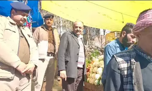 Chamba पुलिस ने अवैध विक्रेताओं को हटाया, नशे के ठिकानों को निशाना बनाया Chamba पुलिस ने अवैध विक्रेताओं को हटाया, नशे के ठिकानों को निशाना बनाया