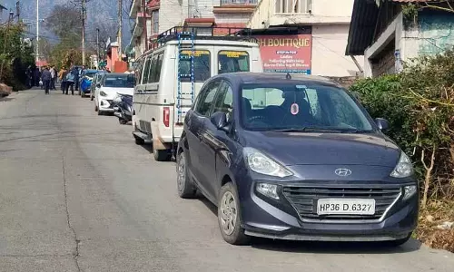Dharamsala MC सड़क किनारे पार्किंग रोकने के लिए शुल्क लगाएगा