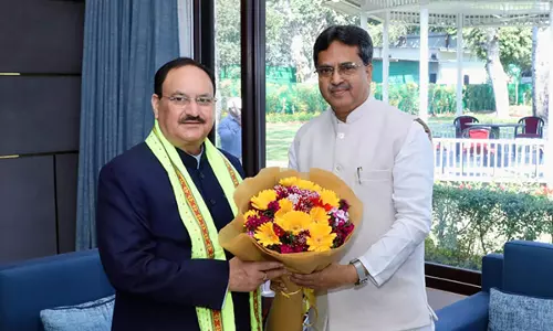 CM साहा ने स्वास्थ्य सेवा और संगठनात्मक विकास पर चर्चा के लिए भाजपा अध्यक्ष जेपी नड्डा से मुलाकात की CM साहा ने स्वास्थ्य सेवा और संगठनात्मक विकास पर चर्चा के लिए भाजपा अध्यक्ष जेपी नड्डा से मुलाकात की
