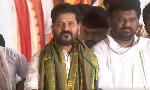 नेताओं के चक्कर में पड़े रहने से पद नहीं मिलेगा: Revanth Reddy