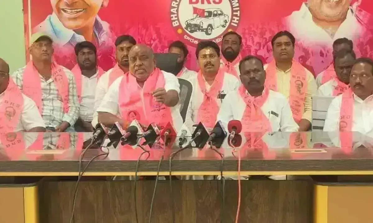 Telangana: जोगु रमन्ना ने कपास खरीद में अनियमितताओं की जांच की मांग की