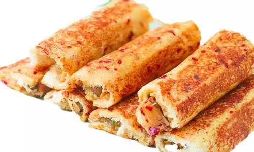 सिर्फ मिनटों में बनाएं ये टेस्टी Paneer Bread Roll सिर्फ मिनटों में बनाएं ये टेस्टी Paneer Bread Roll