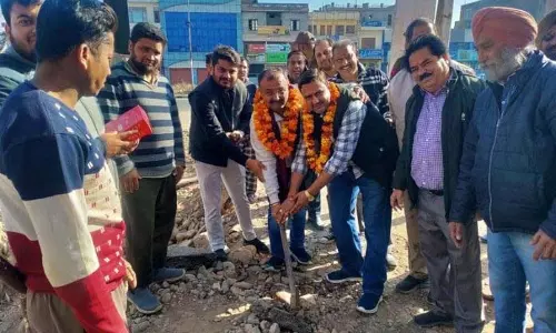 विधायक ने PHE पाइप लाइन बिछाने का कार्य शुरू कराया