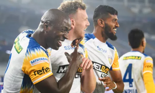ISL 2024-25: चेन्नईयिन और पंजाब ने मिड-टेबल मुकाबले में प्लेऑफ की चुनौती बरकरार रखने के लिए कड़ी मेहनत की ISL 2024-25: चेन्नईयिन और पंजाब ने मिड-टेबल मुकाबले में प्लेऑफ की चुनौती बरकरार रखने के लिए कड़ी मेहनत की