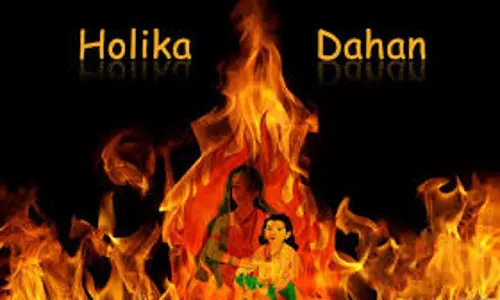 Holika Dahan पर करें ये अचूक उपाय, सुख-शांति की होगी कृपा