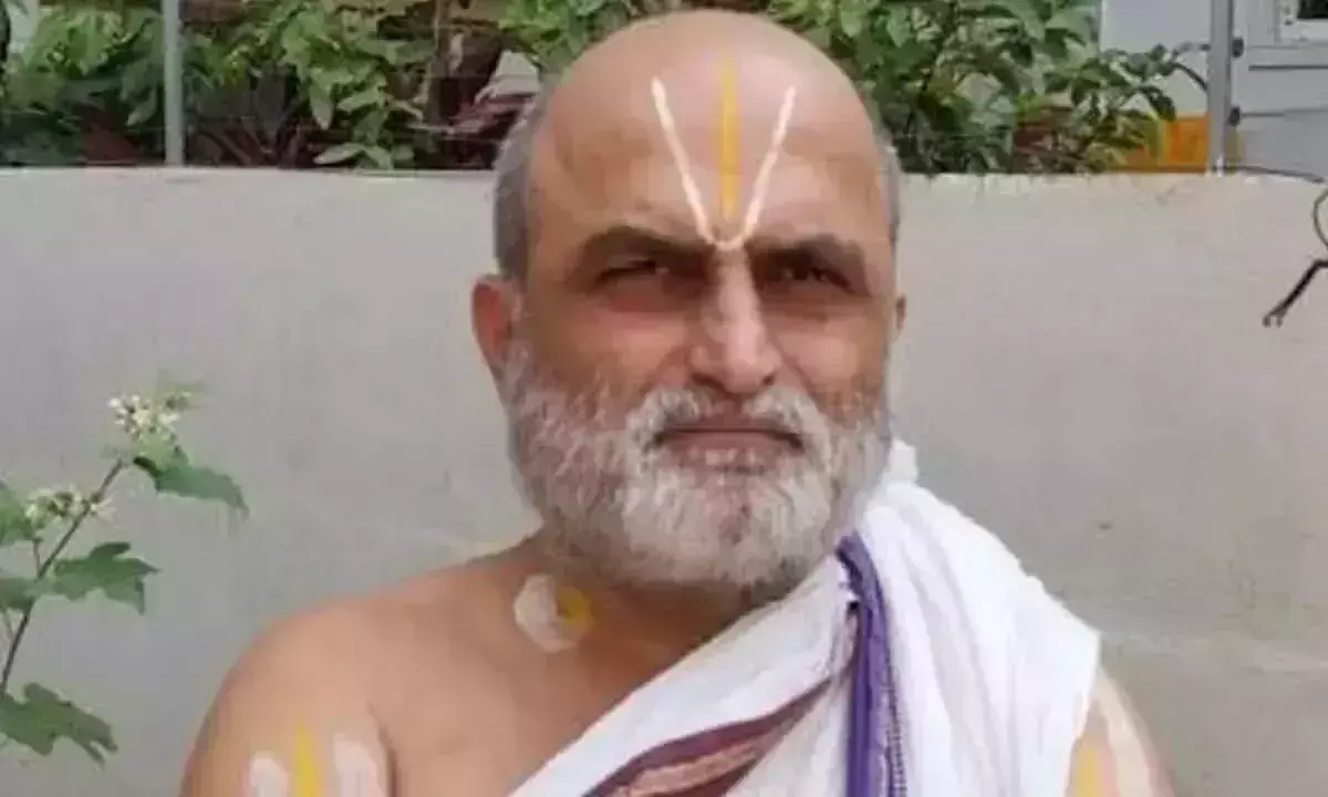 VHP ने चिलकुर पुजारी हमलावरों के खिलाफ कड़ी कार्रवाई की मांग की VHP ने चिलकुर पुजारी हमलावरों के खिलाफ कड़ी कार्रवाई की मांग की