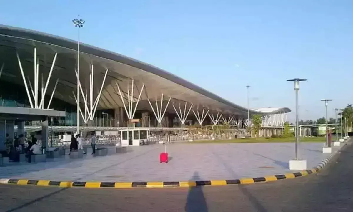 Moily ने तटीय क्षेत्र में अंतरराष्ट्रीय हवाई अड्डा स्थापित करने का आग्रह किया