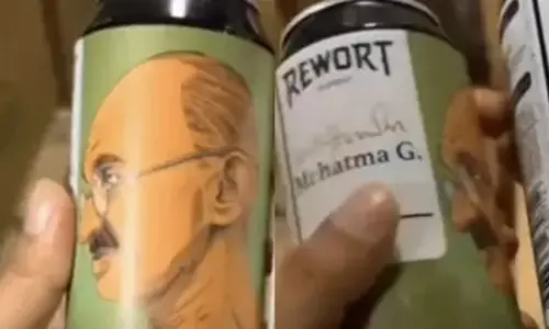 रशियन बियर की केन पर दिखी महात्मा गांधी की फोटो, वीडियो वायरल